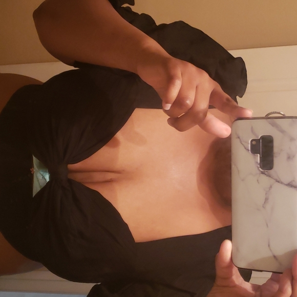 Plus size cut out tie blouse - Picture 3 of 3